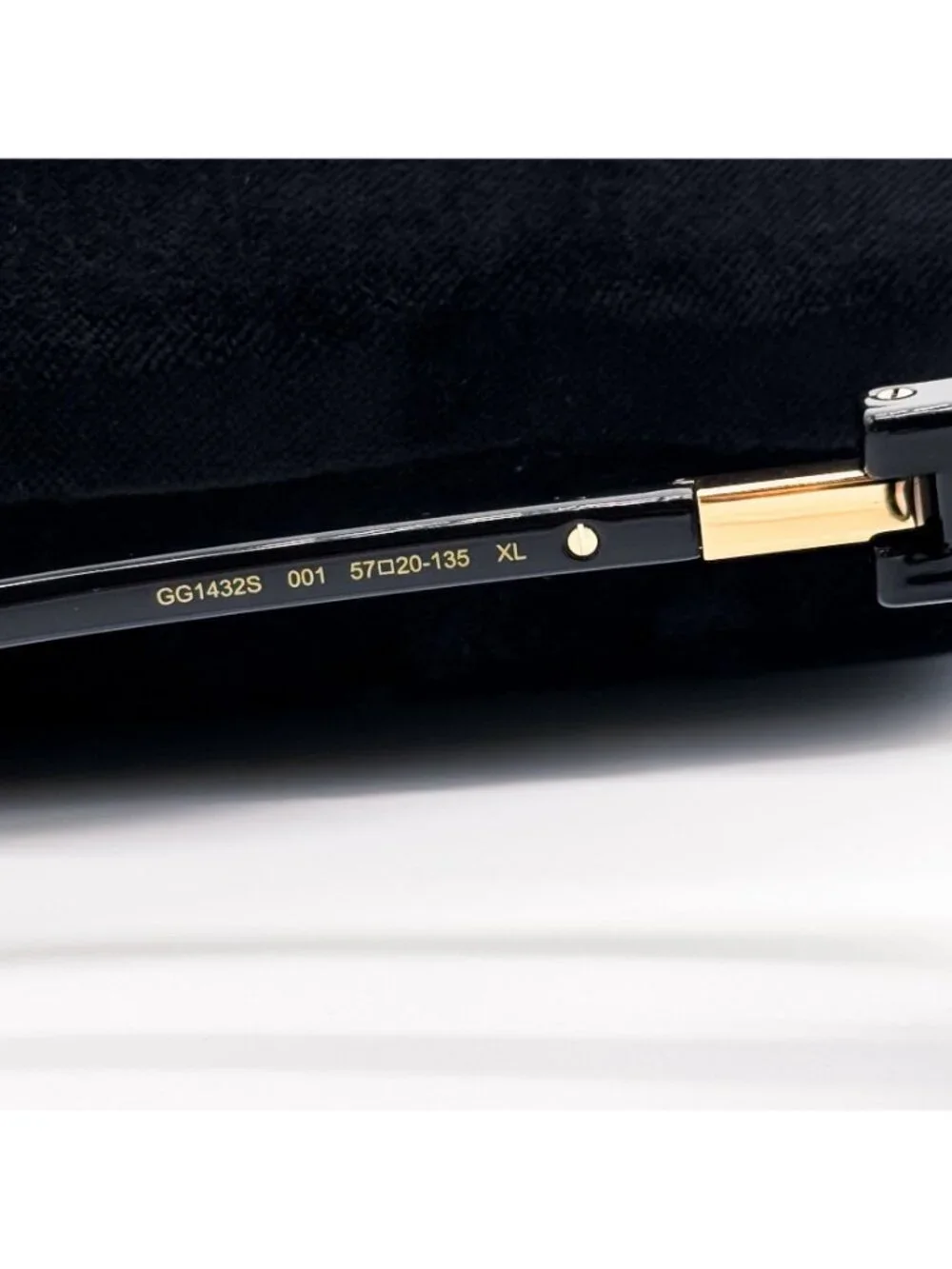 New Gucci Black Oversized Women Sunglasses GG1432S 001